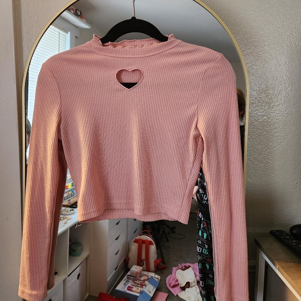ROMWE Pink Ribbed Crop Top with Heart Cutout